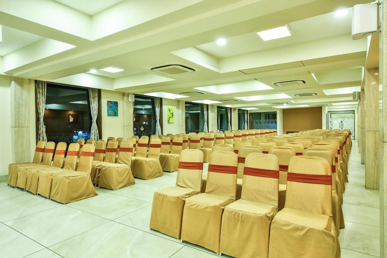Fabhotel Flora Vastral Ahmedabad Exterior photo
